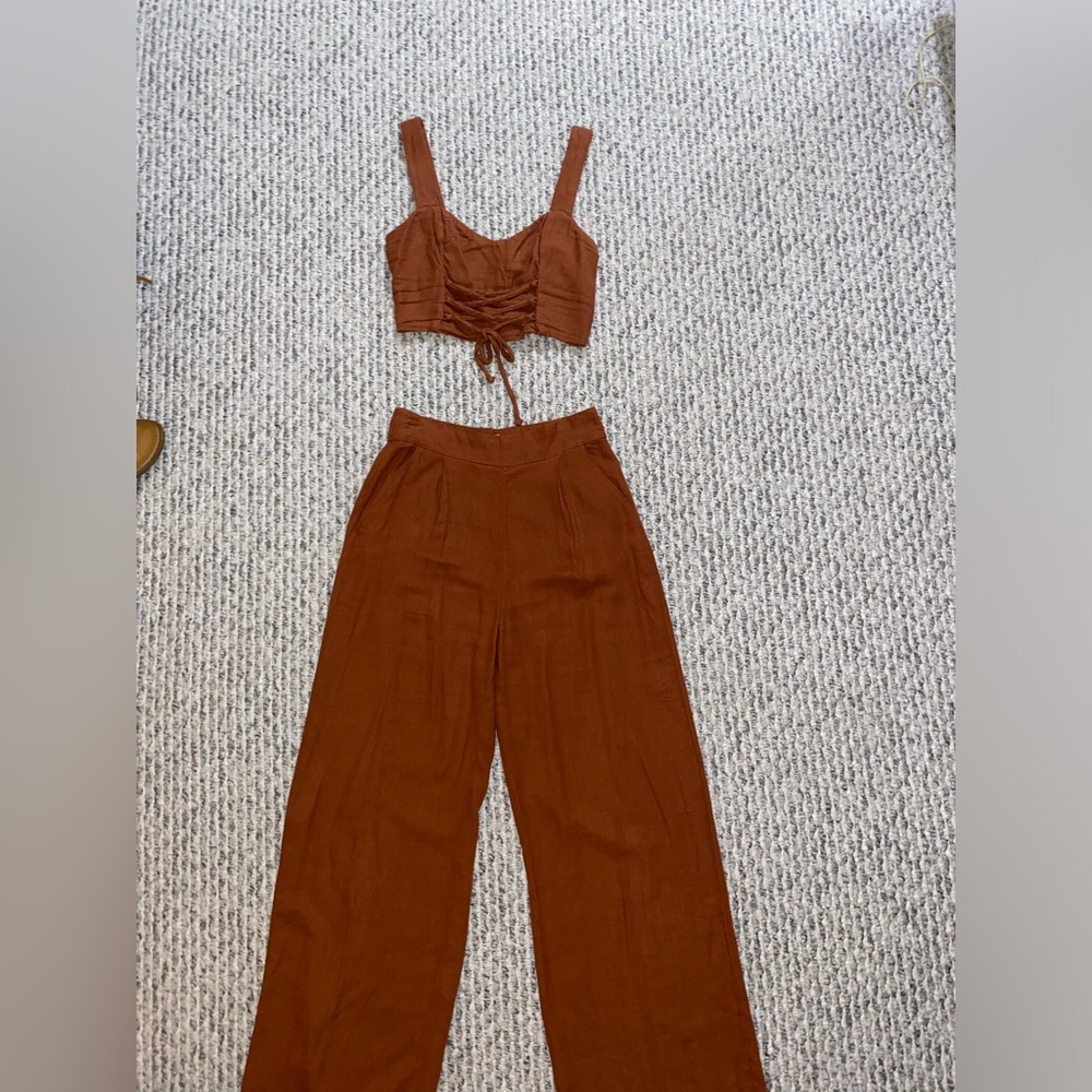 Abercrombie Linen Set